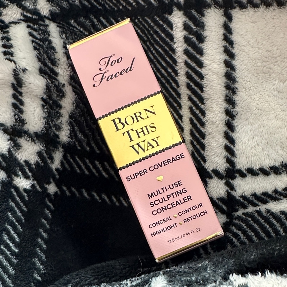 Too Faced Born This Way Concealer - Light Beige